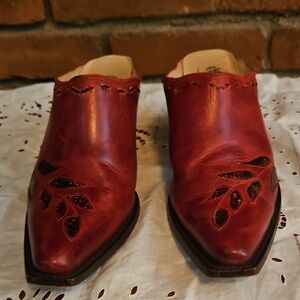 Lucchese Charlie 1 Horse Stylish Red Leather Mules with Leaf Cutouts